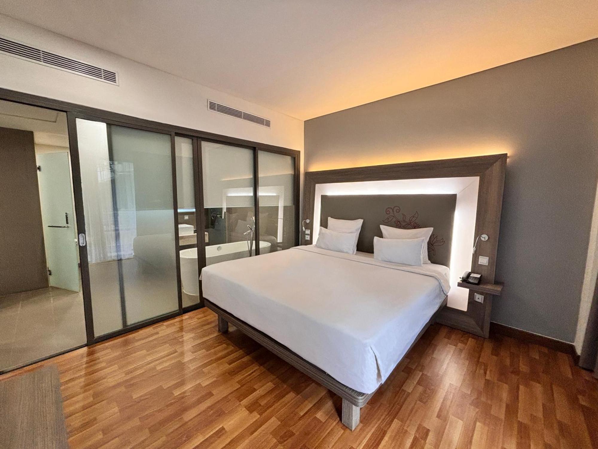 Banjarbaru Novotel Banjarmasin Airport מראה חיצוני תמונה