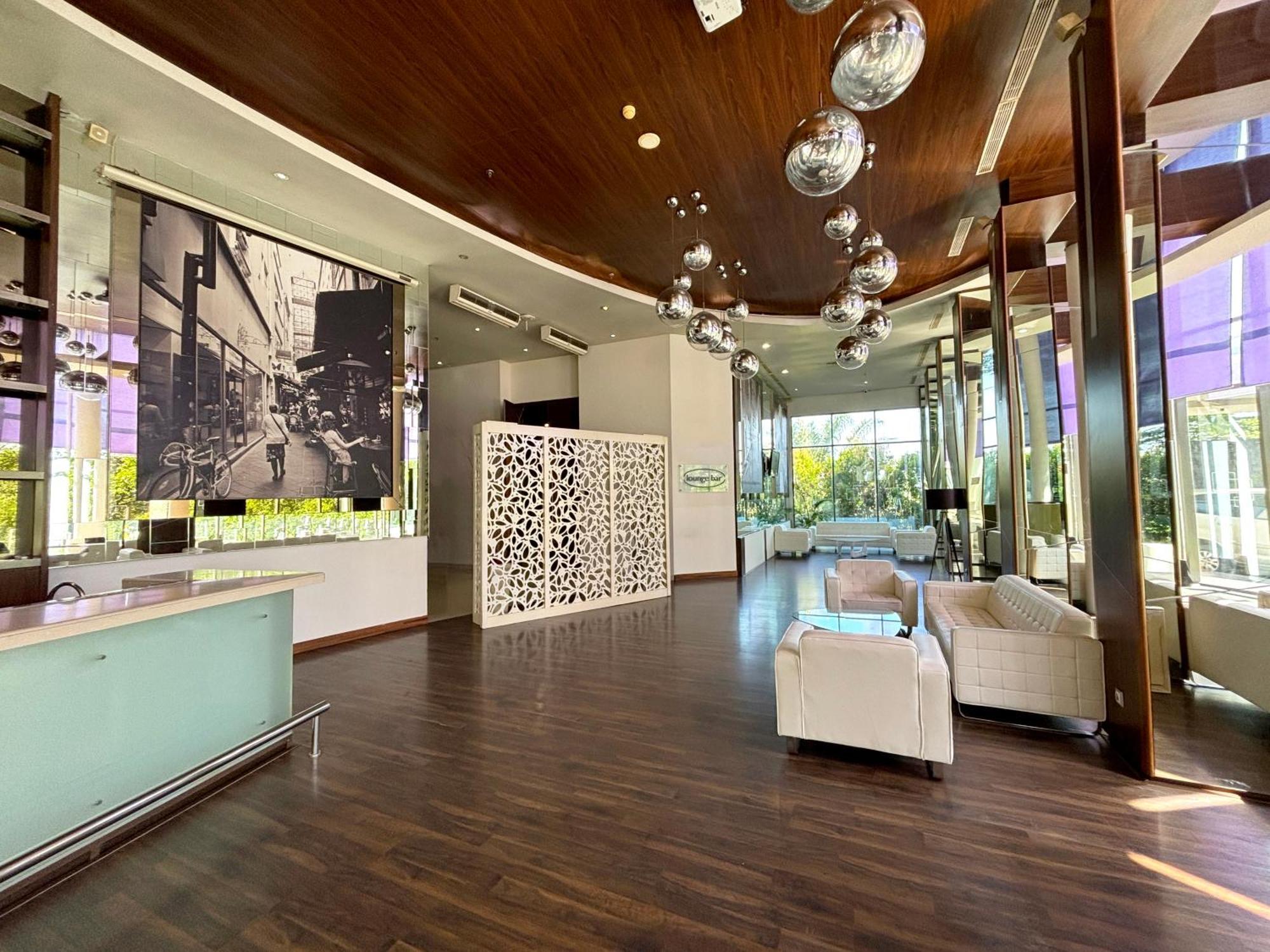 Banjarbaru Novotel Banjarmasin Airport מראה חיצוני תמונה