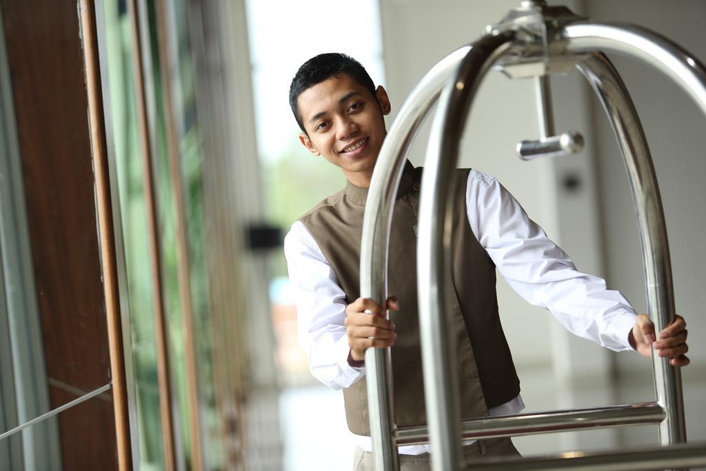 Banjarbaru Novotel Banjarmasin Airport מראה חיצוני תמונה