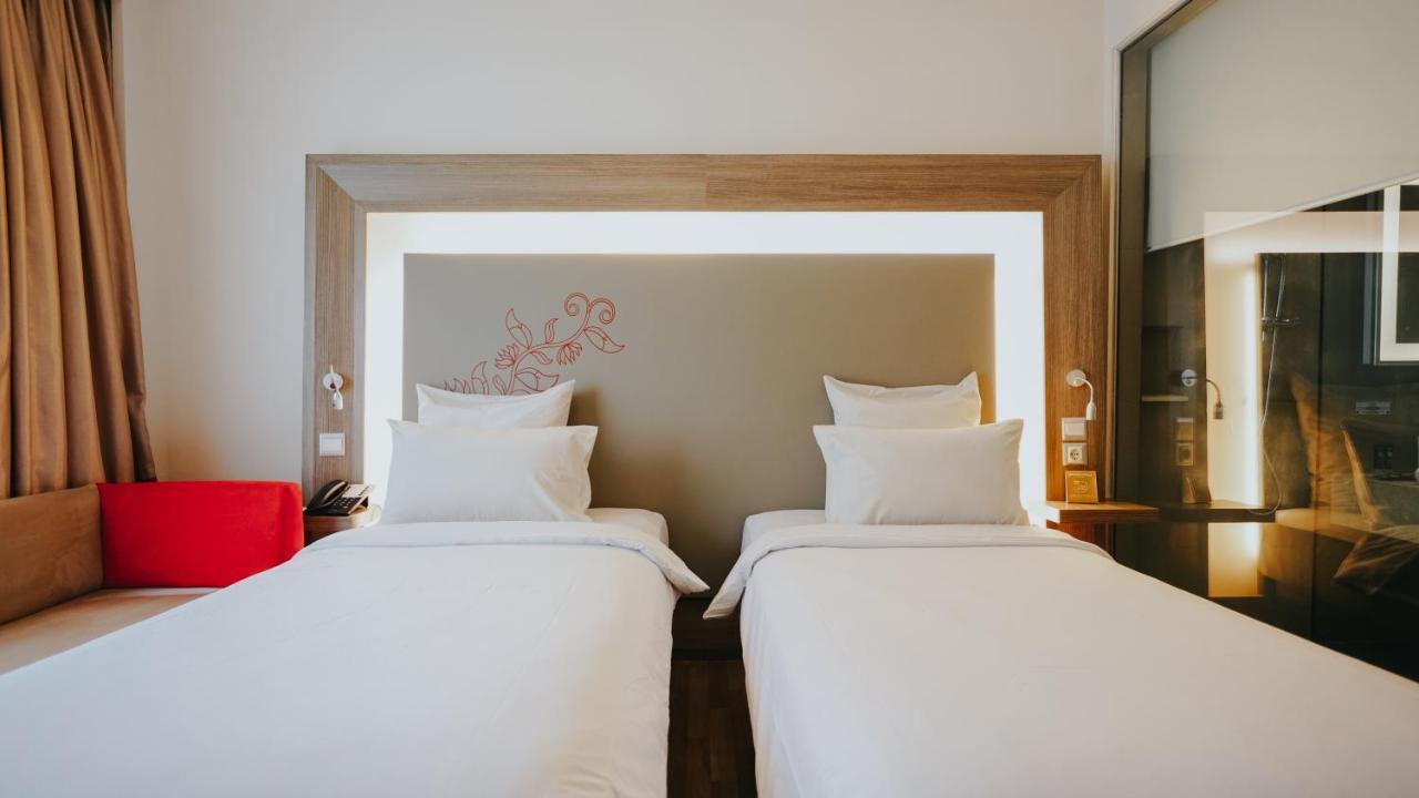 Banjarbaru Novotel Banjarmasin Airport מראה חיצוני תמונה